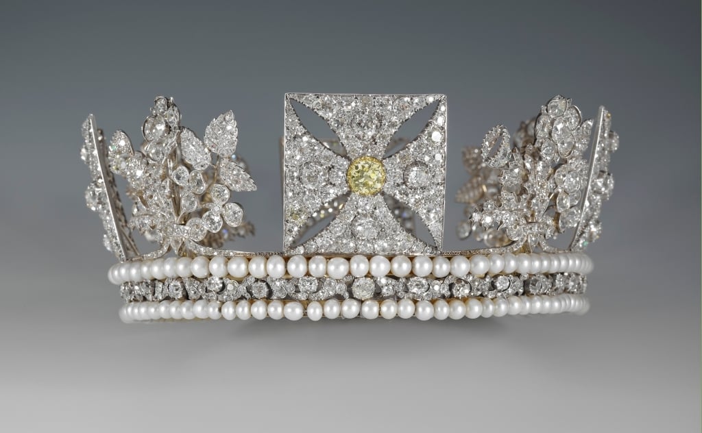 The Diamond Diadem A silver and gold-lined diadem with an openwork frame set transparent with diamonds; narrow band edged with pearls, surmounted by four crosses-pattée, the front cross set with a pale yellow brilliant, and four sprays representing the national emble