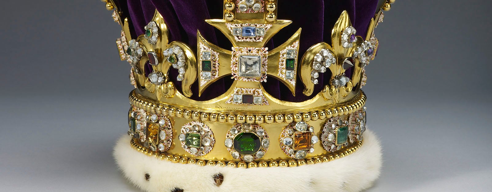 St Edward's Crown, 1661 (RCIN 31700) A close up of a gold crown set with jewels